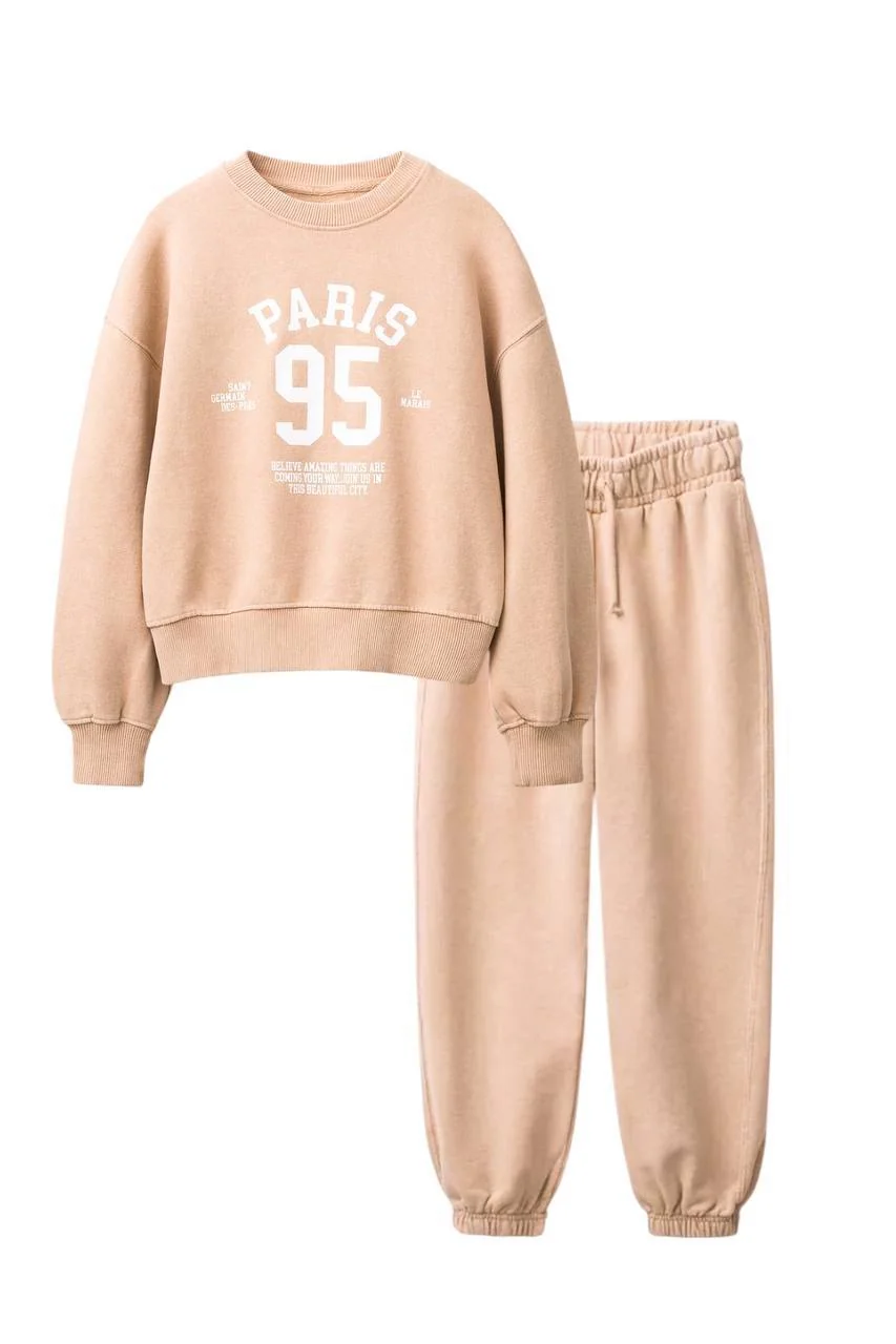 Ensemble fille jogging beige Paris 95 – Image 2